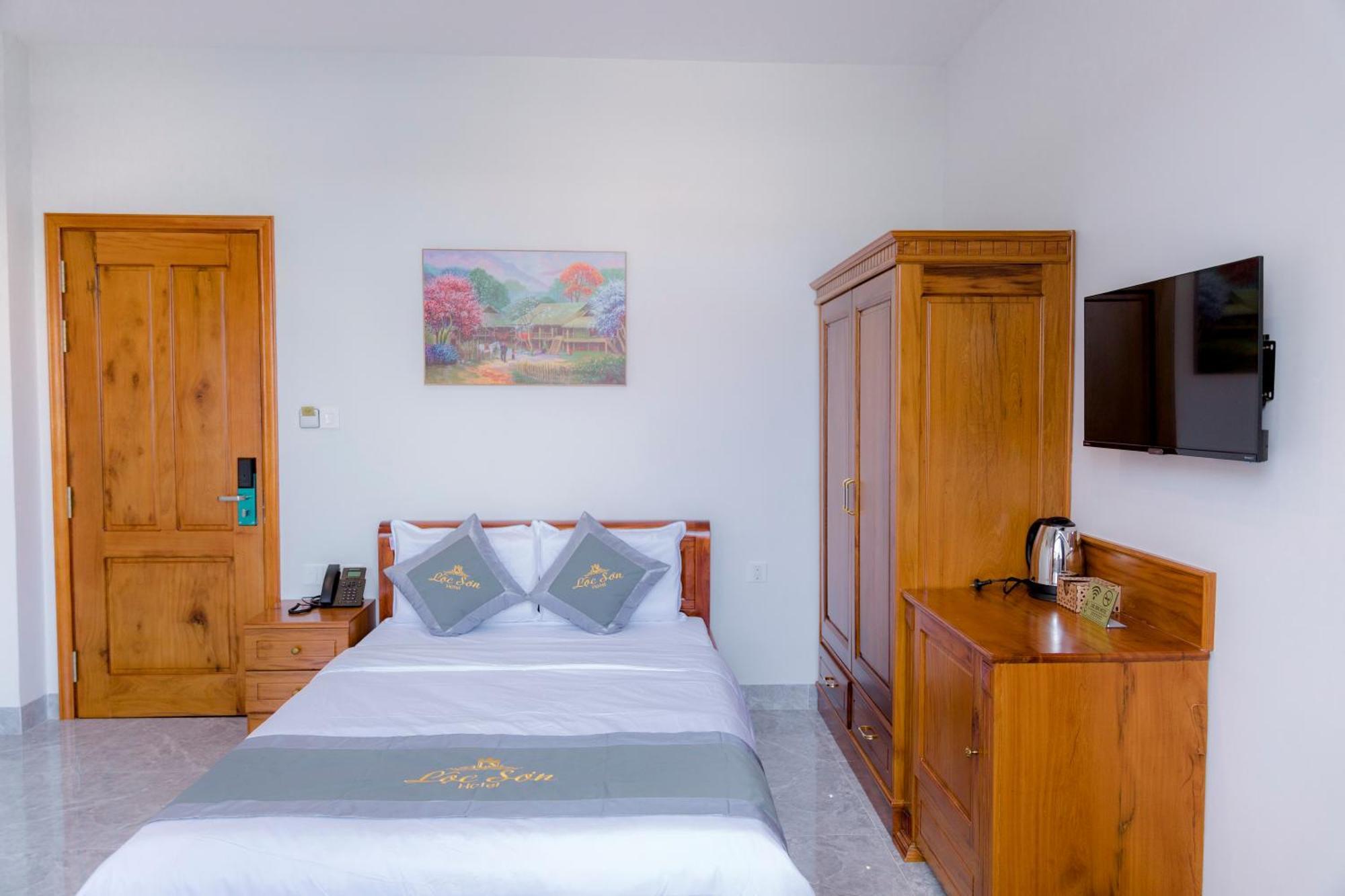 Loc Son Hotel Buôn Ma Thuột Extérieur photo