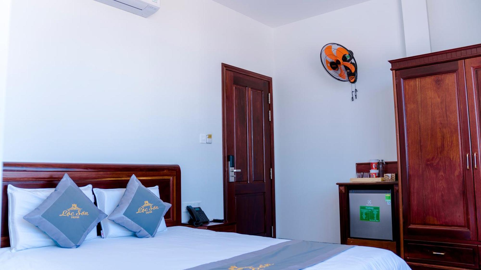 Loc Son Hotel Buôn Ma Thuột Extérieur photo