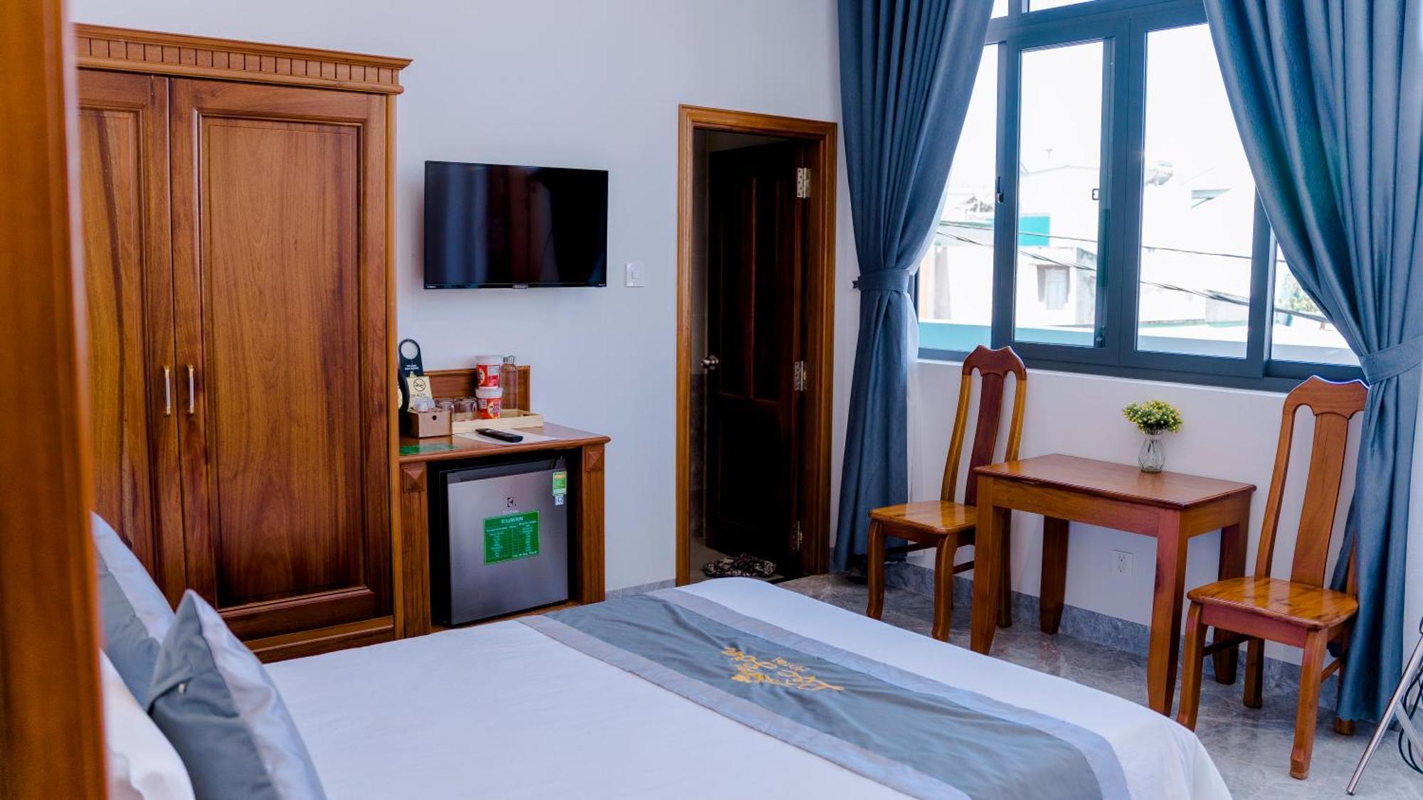 Loc Son Hotel Buôn Ma Thuột Extérieur photo